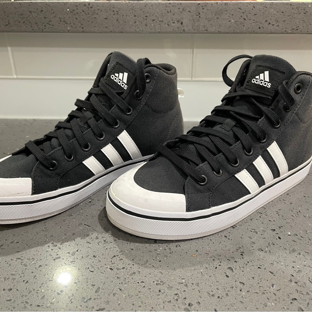 Adidas size 8 high top sneaker